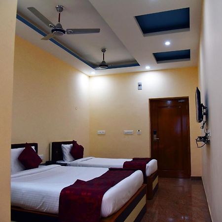 Sri Thilagavathy Hotel Tiruchirappalli Zewnętrze zdjęcie