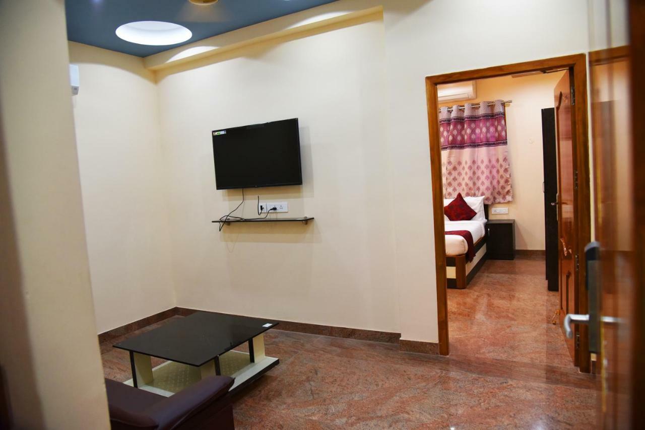 Sri Thilagavathy Hotel Tiruchirappalli Zewnętrze zdjęcie