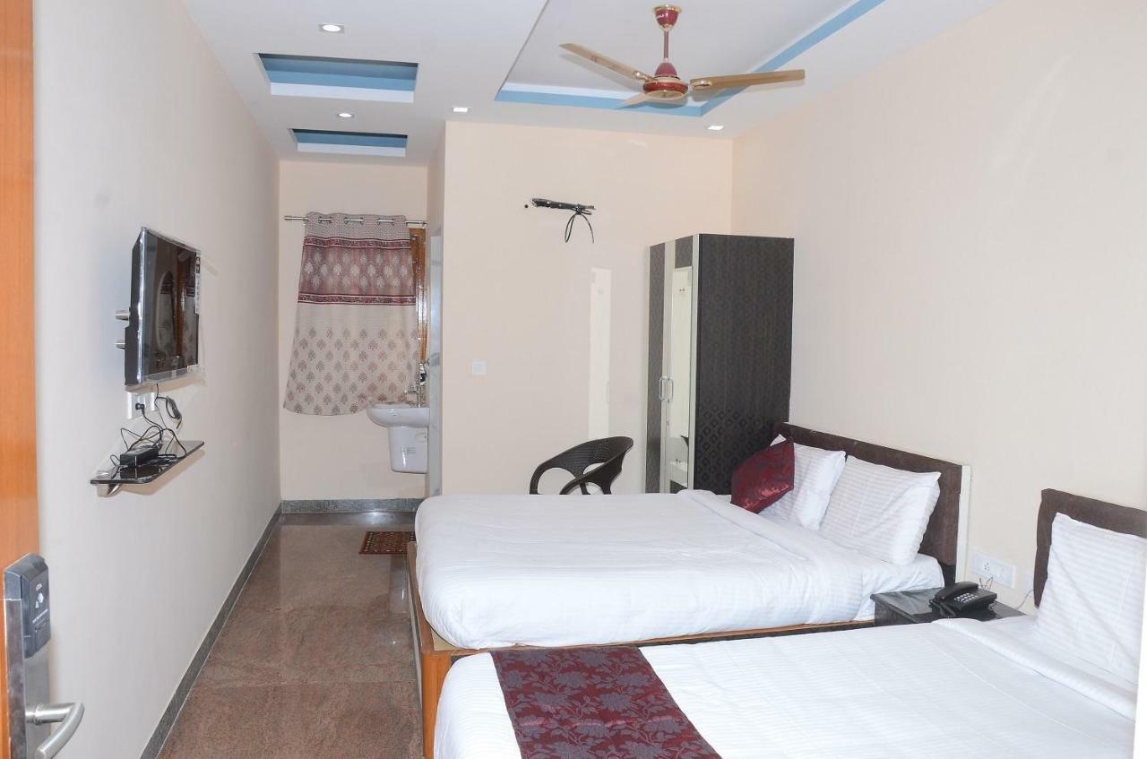 Sri Thilagavathy Hotel Tiruchirappalli Zewnętrze zdjęcie